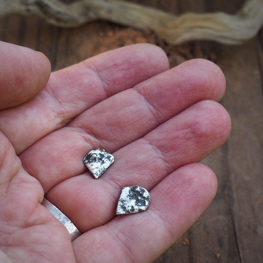 Sandstone Trailhead Studs #2