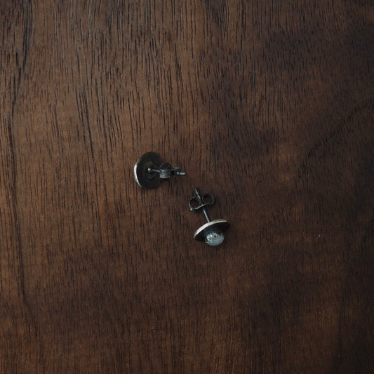 Round Trail Hardy Studs (Silver + Moonstone)