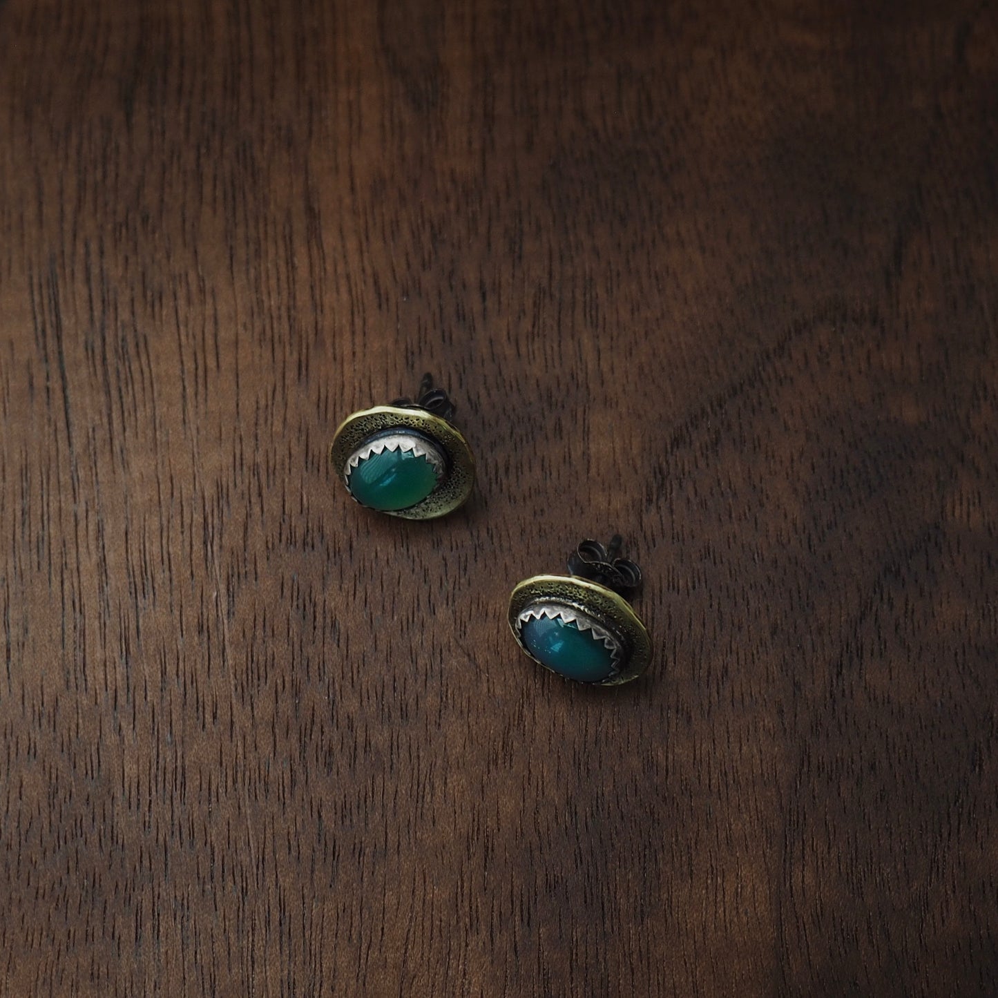 Hardy Agate Trail-Dusted Studs