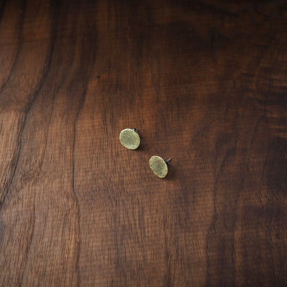 Hardy Trail-Dusted Brass Studs